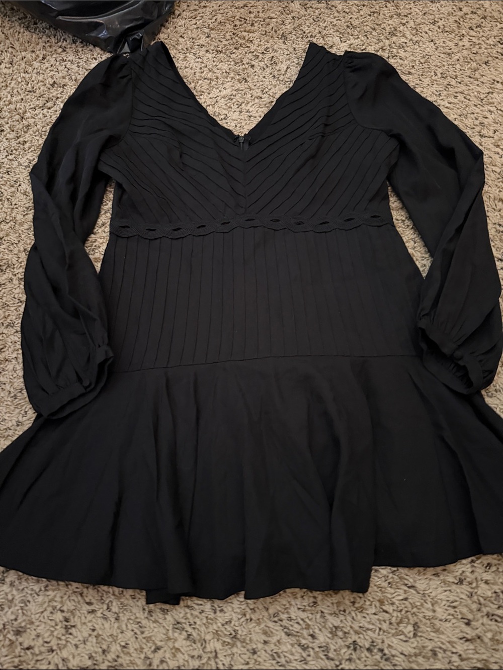 Aqua Black Long-Sleeve V-Neck Pleated Dress